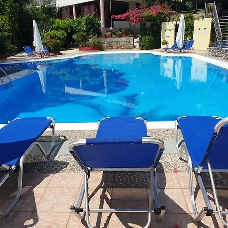 Alexandros Hotel 2*